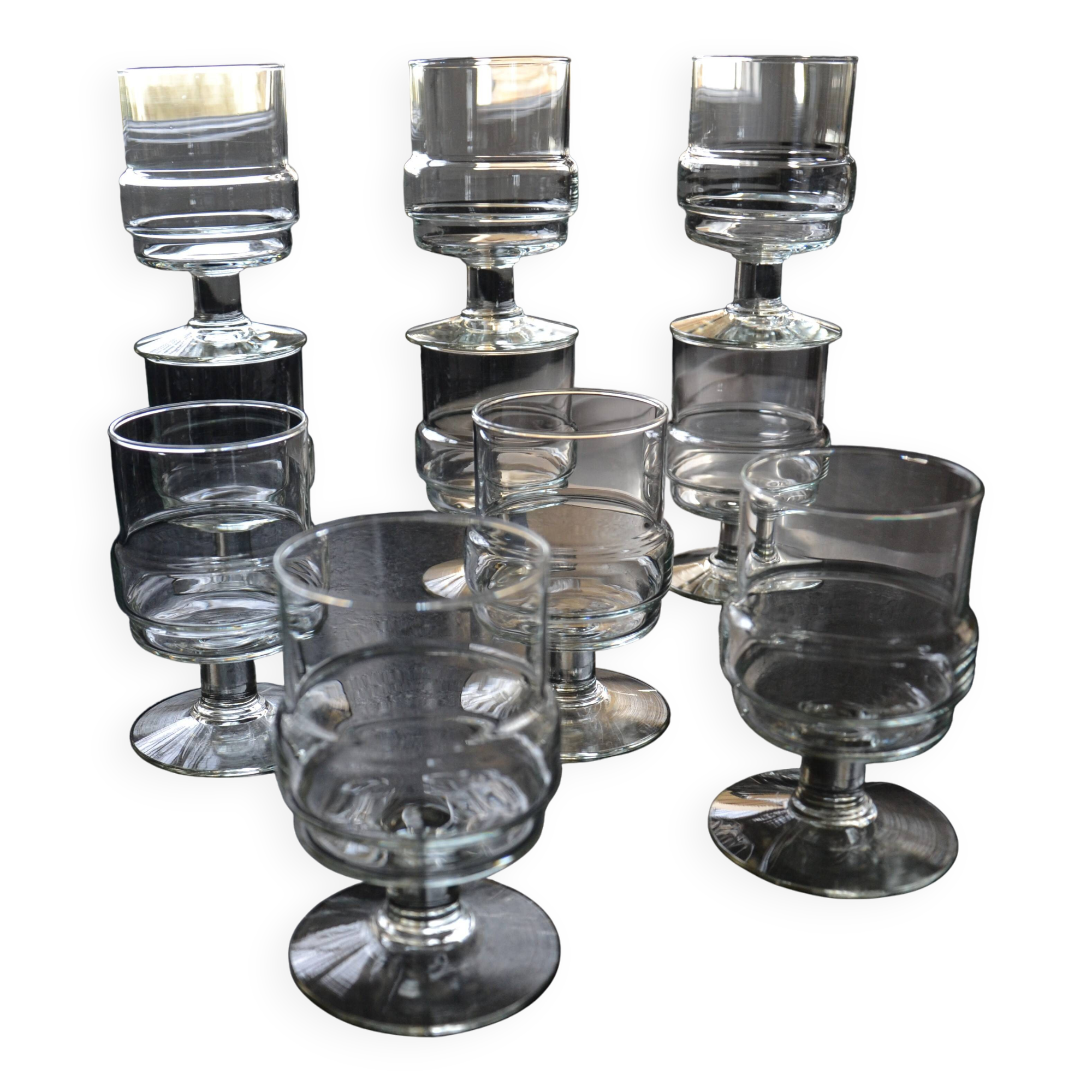 10 vintage stemmed wine glasses