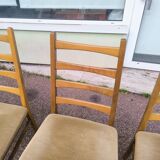 Set of 4 Scandinavian chairs in wood and fabric.