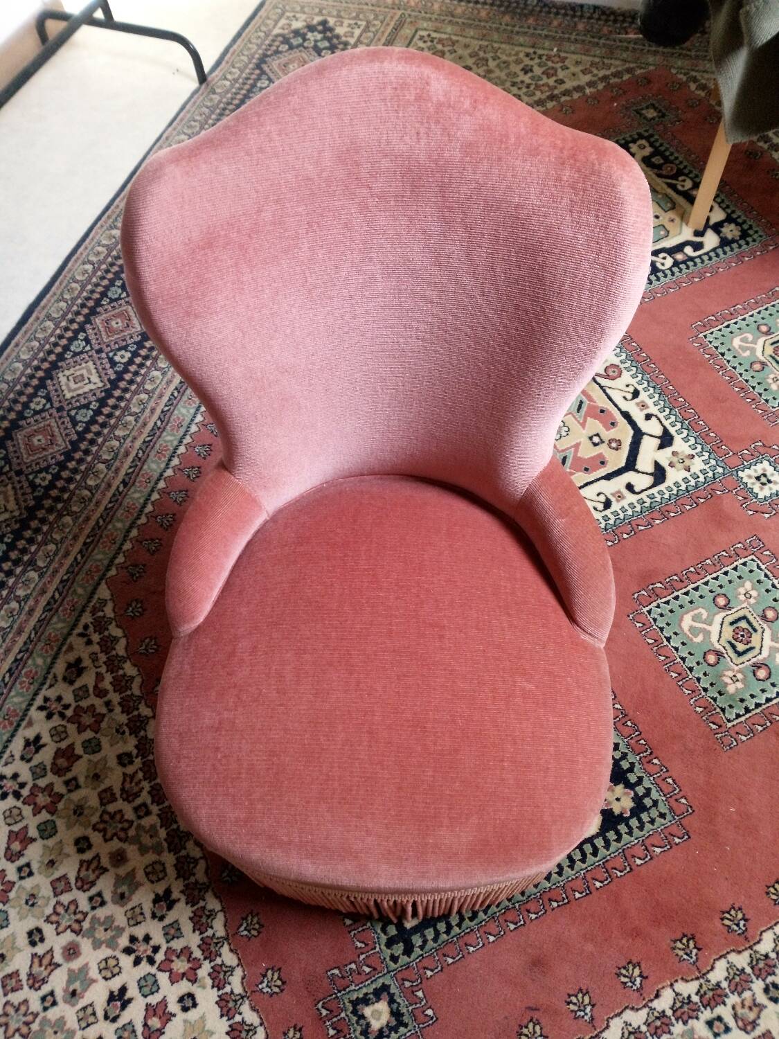 Toad armchair