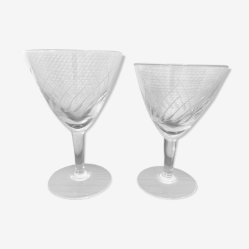 2 engraved glass wine glasses 9 cl and 6 cl