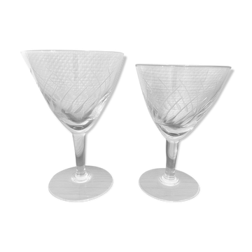 2 verres à vin en verre gravé 9 cl et 6 cl
