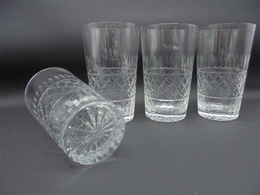 Set of 4 chiselled cups