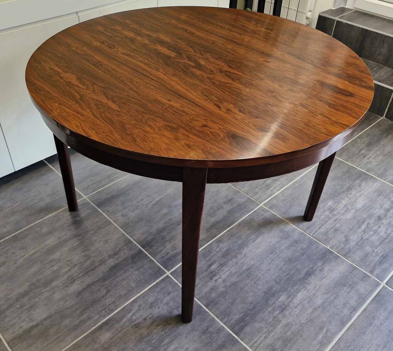 Scandinavian extendable round table in rosewood, 1970s