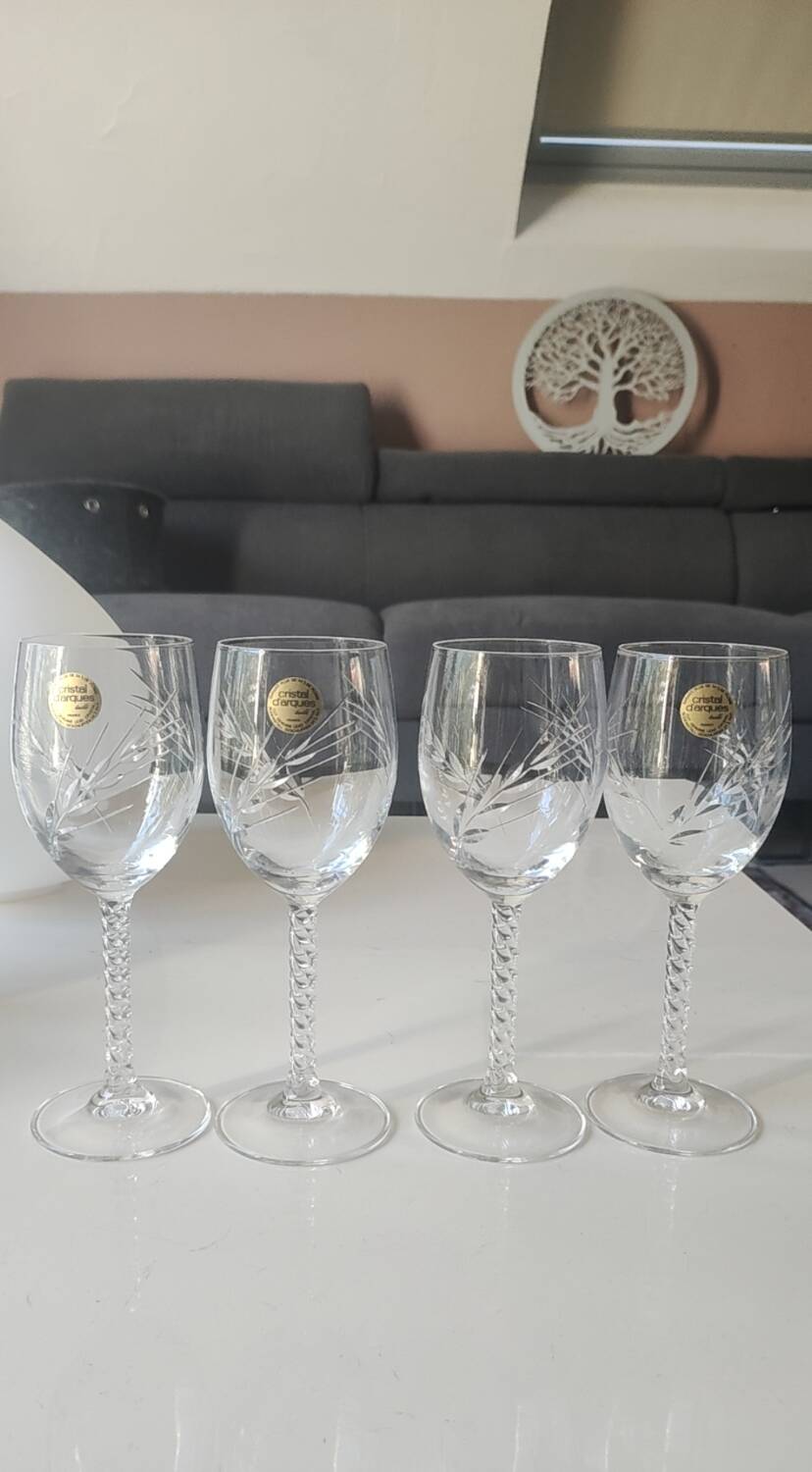 Lot of 4 large red wine glasses. Fleury cut Epi/Crystal Arques 24.5cl