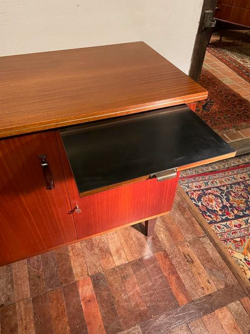 MCM teak sideboard 60s