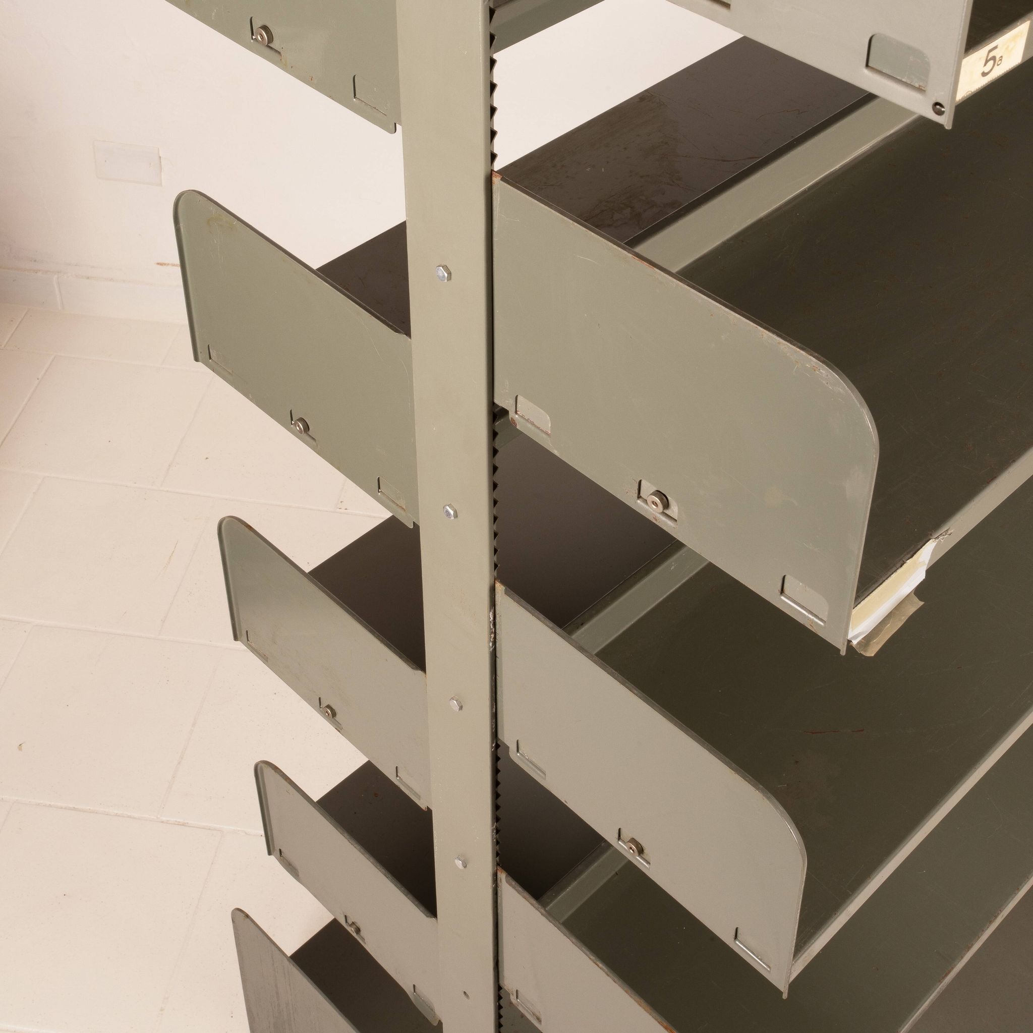 Congresso XL bookcase produced by Lips Vago