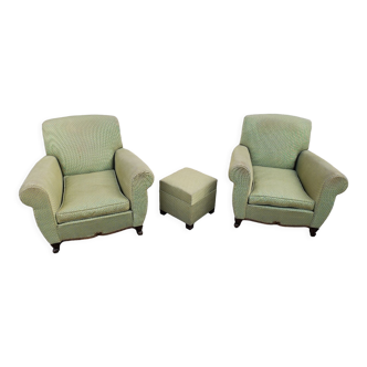 Pair of vintage armchairs and its ottoman footrest