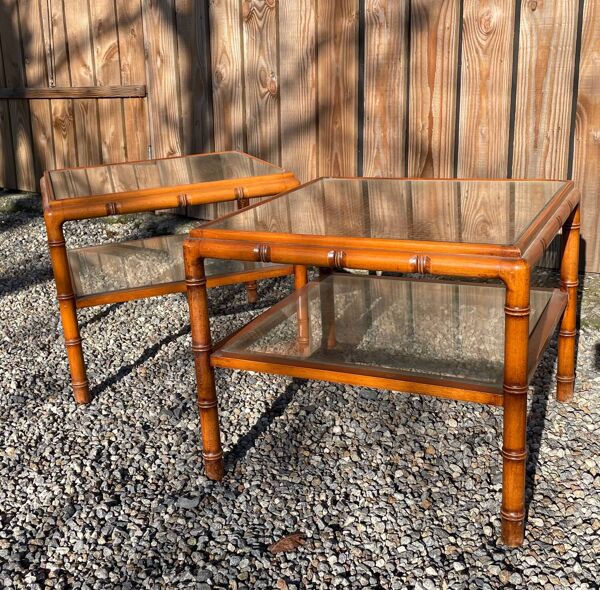 Deux table basse de style chippendale
