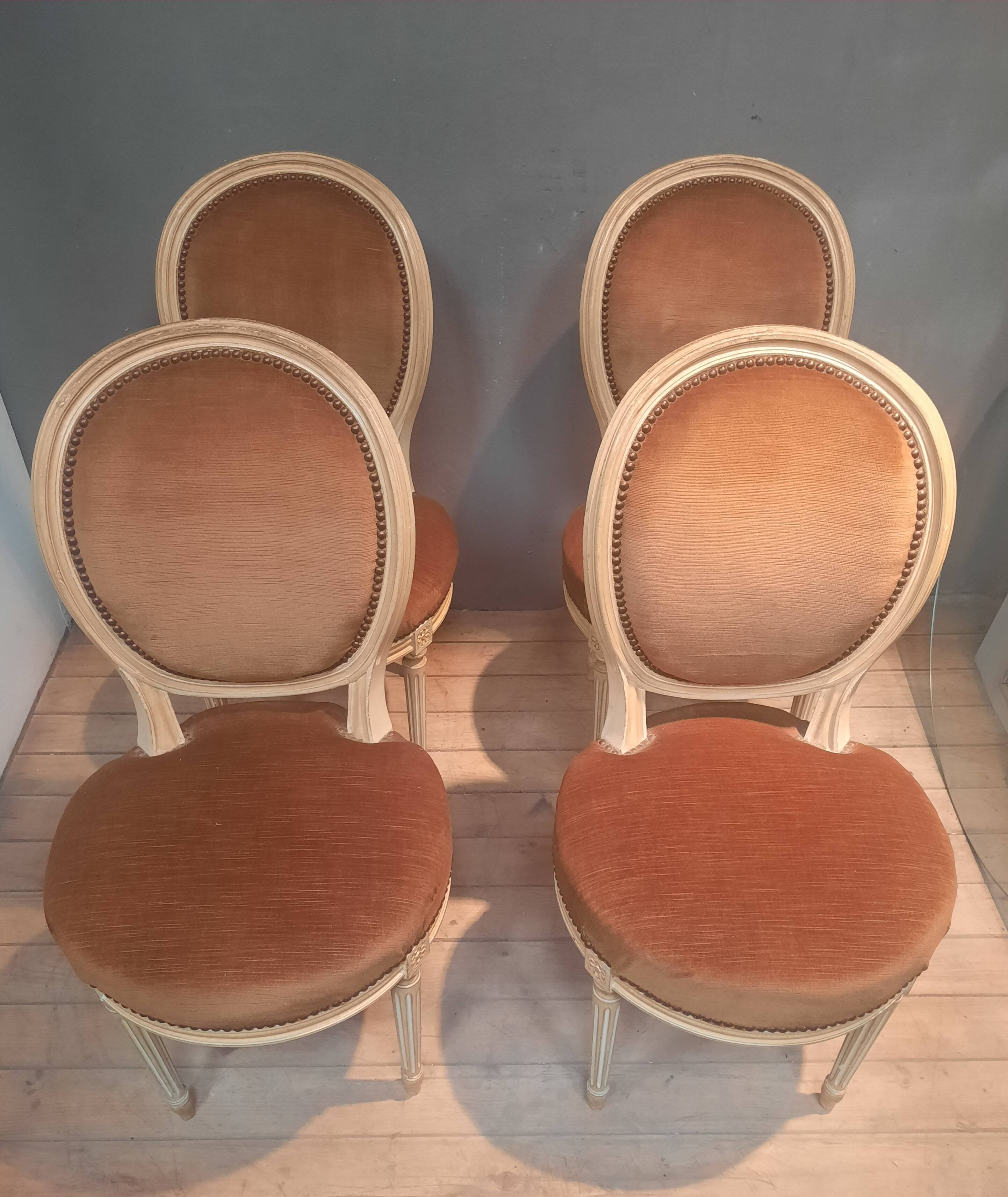 Set of 4 Louis XVI style medallion chairs