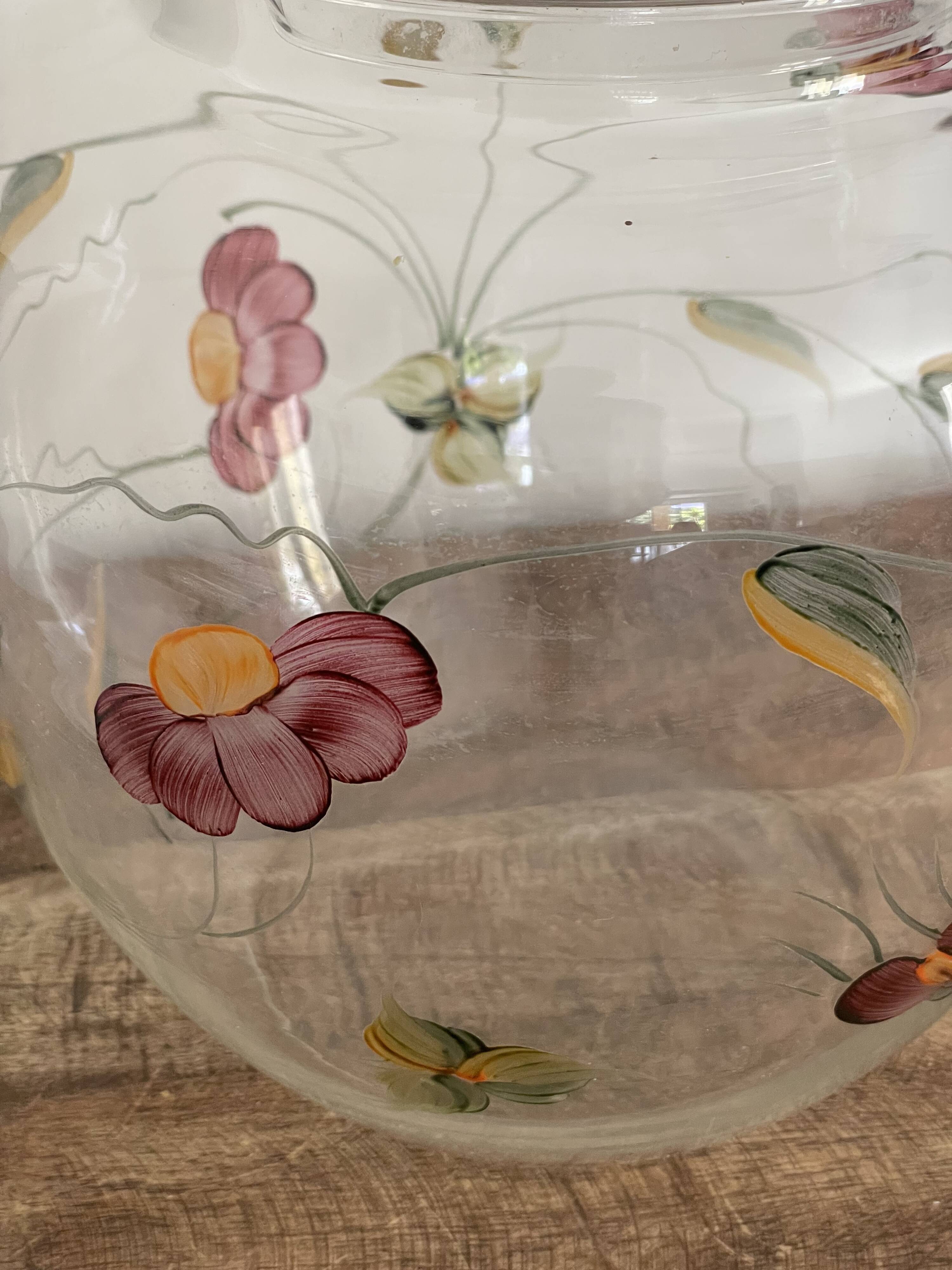 Large crystal jar with floral decoration
