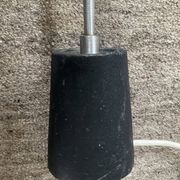 Lampadaire minimaliste en fonte et métal chromé