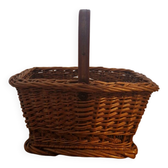 Rectangular wicker basket