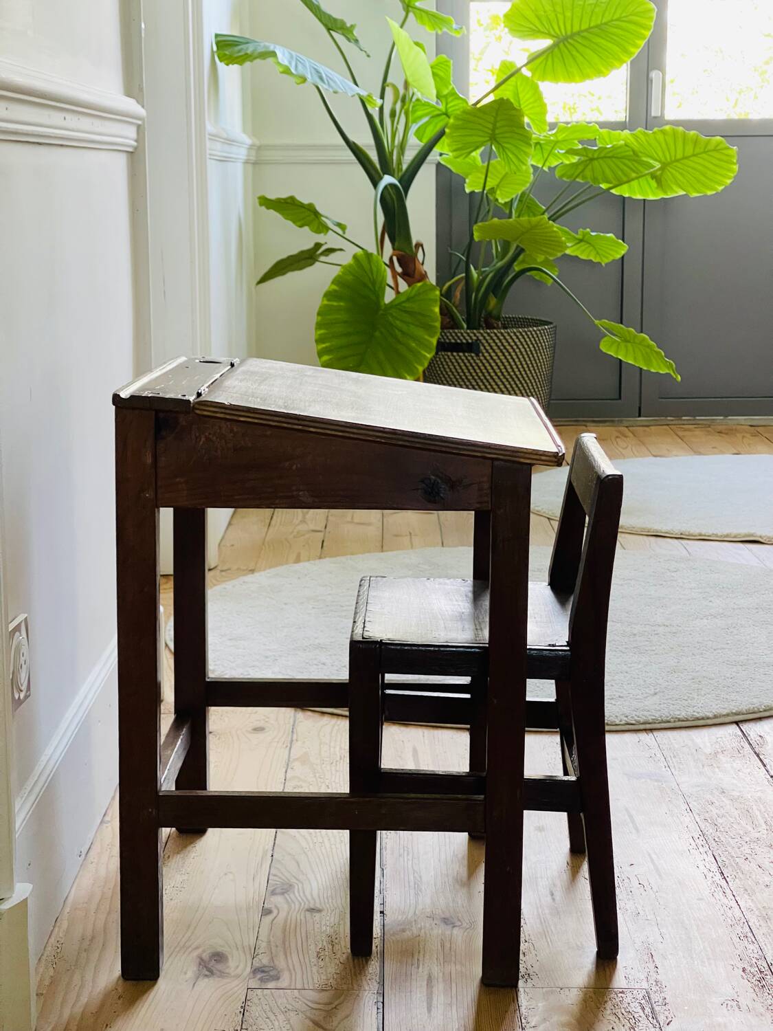 School desk and chair from the 1940s/50s.