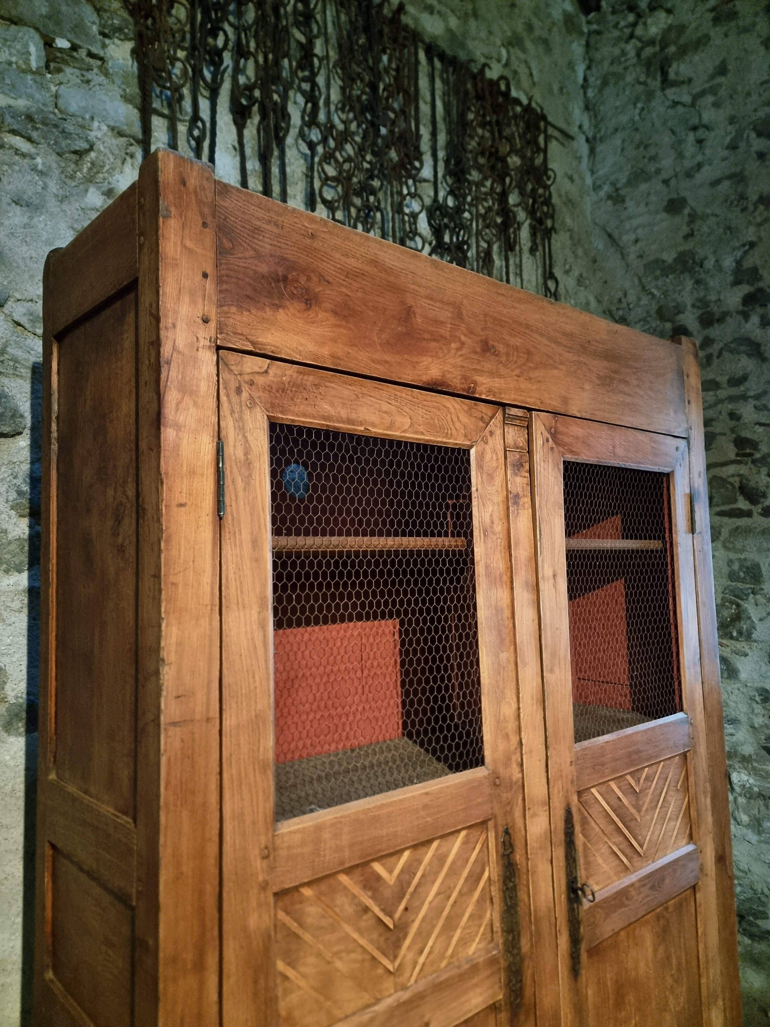 Armoire / placard français ancien – XIXe siècle