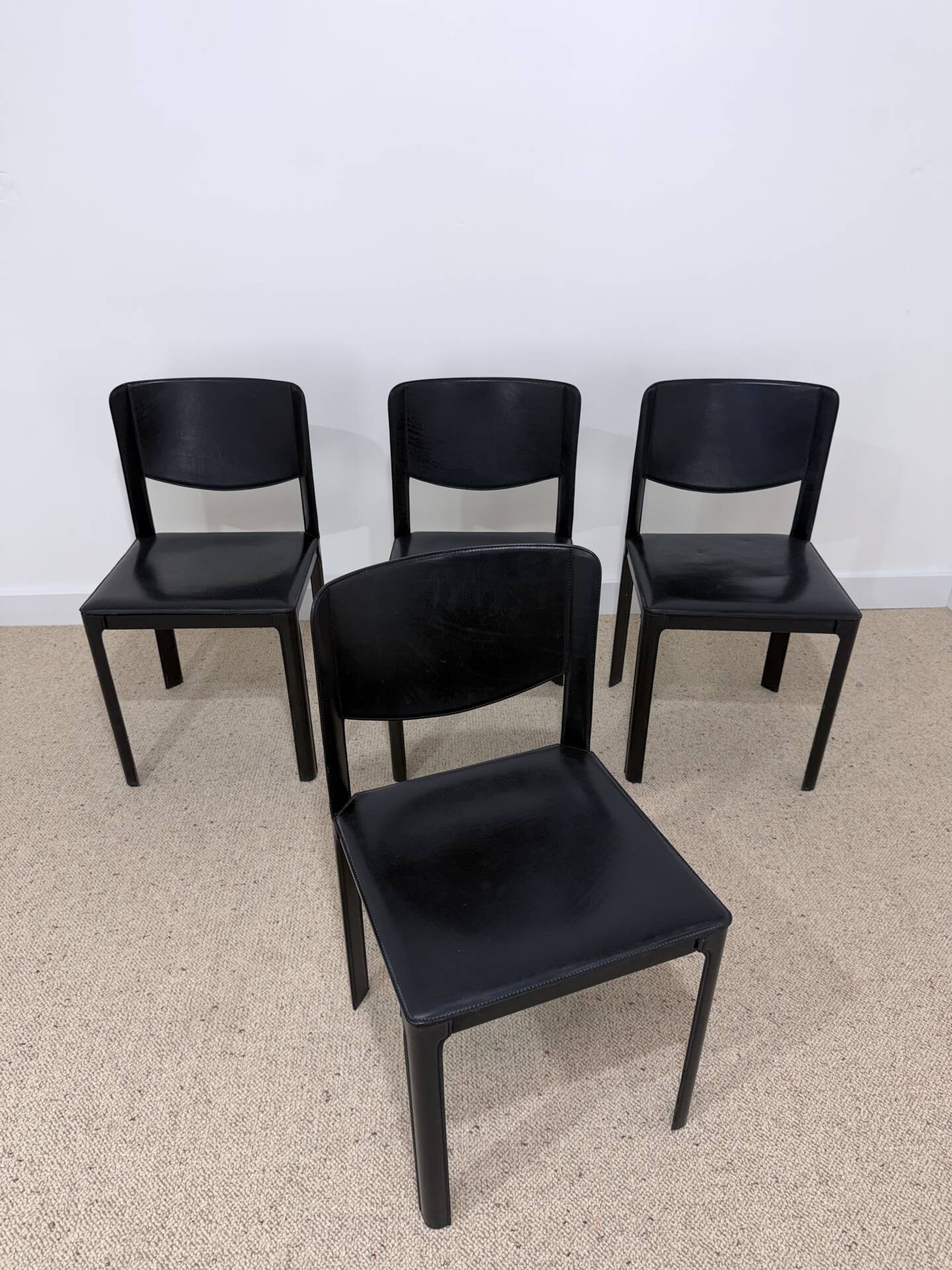 Set of 4 Matteo Grassi chairs in black leather – Italian design