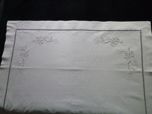 Pair of pillowcases in white mestizo with embroidery and days