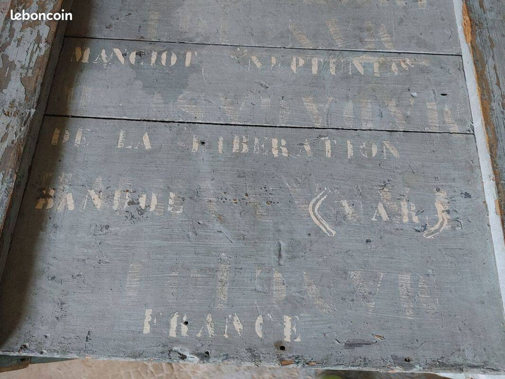 Large trunk/old chest, entirely original - address BANDOL