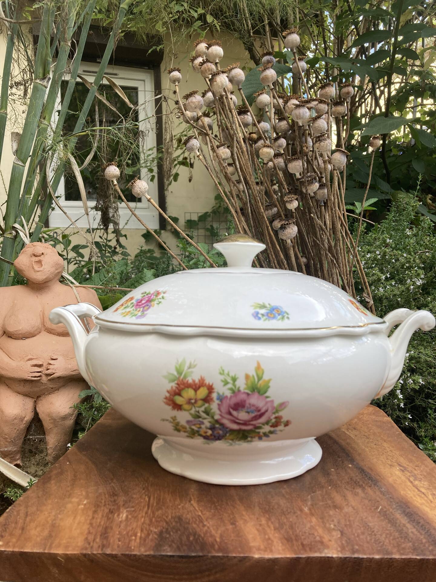 Soupière Digoin Sarreguemines motif romantique