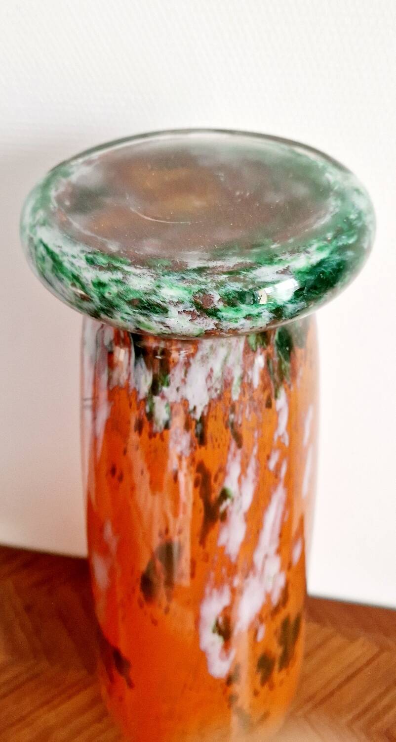 Marmoreal glass vase signed Lorrain Nancy