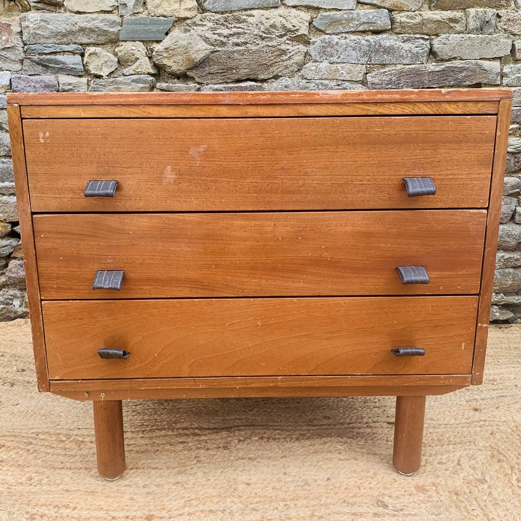 Vintage chest of drawers with leather handles – 1950s/60s