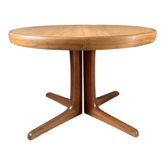 Table scandinave ronde vintage à pied central étoile extensible, éditée par baumann
