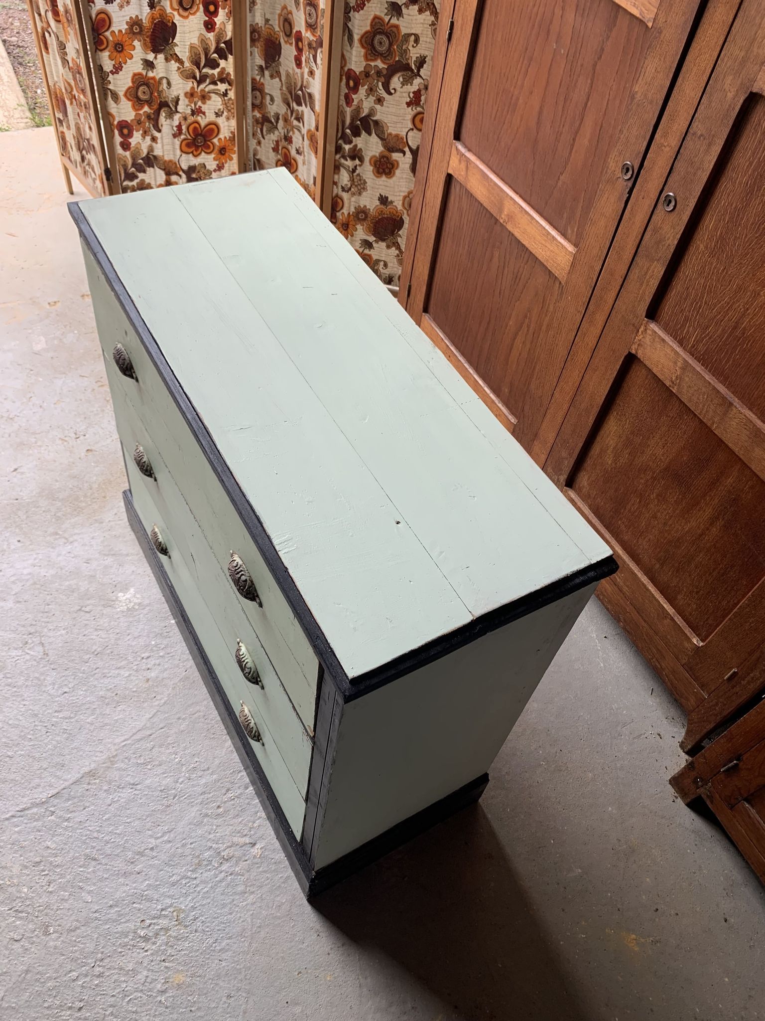 Green chest of drawers 3 drawers