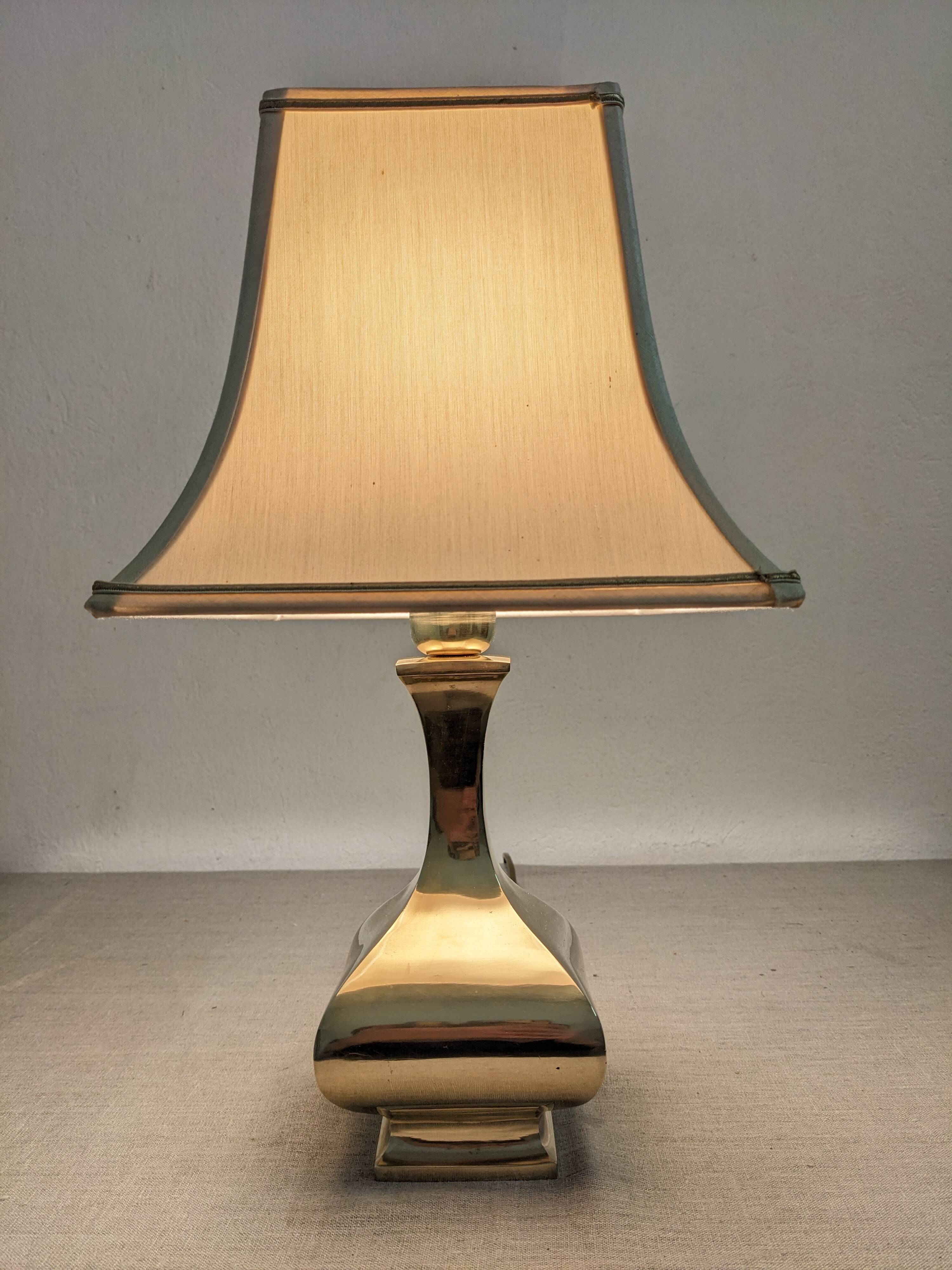 Hollywood Regency lamp in brass by Ciangiacomo design, Italy circa 1970.