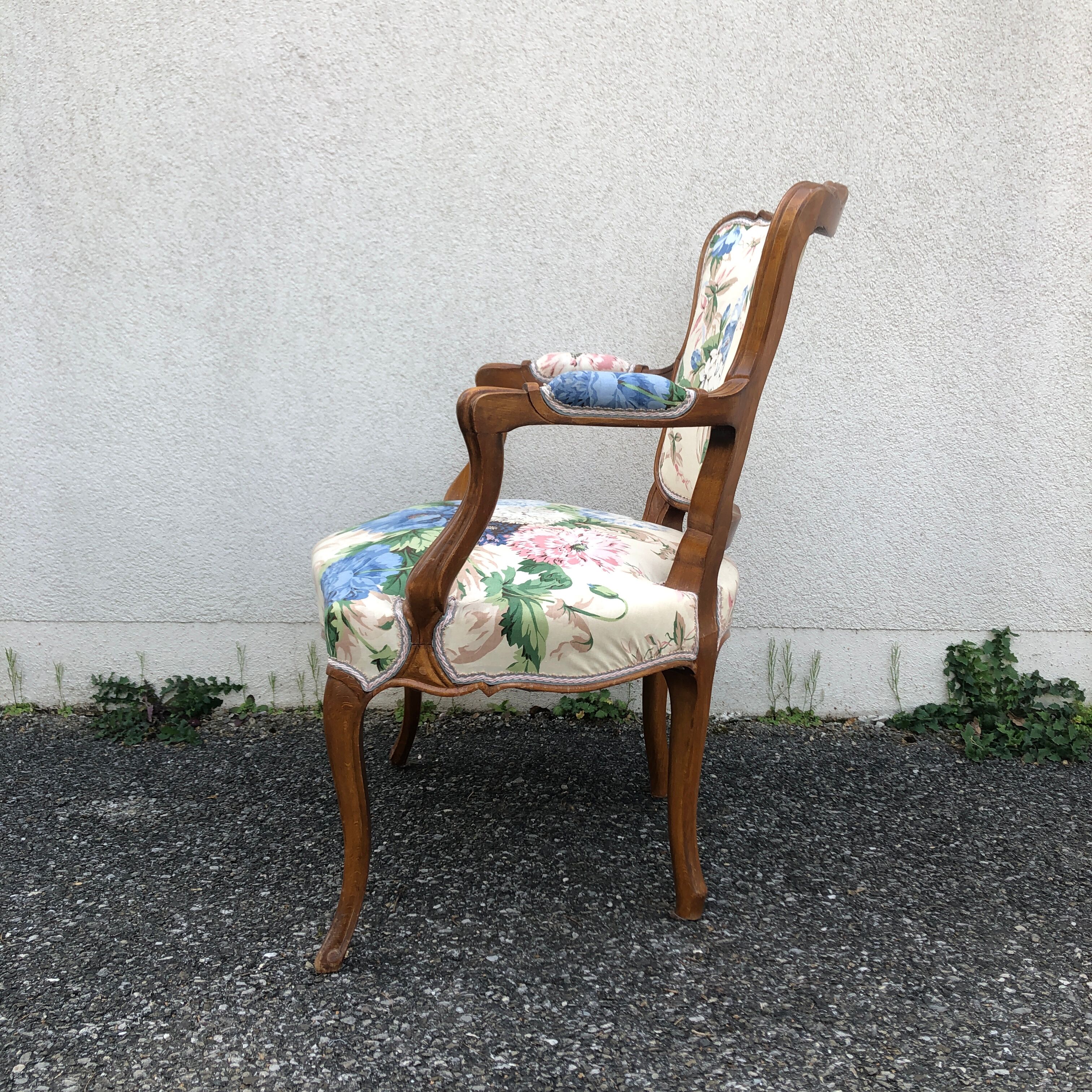 Cabriolet armchair