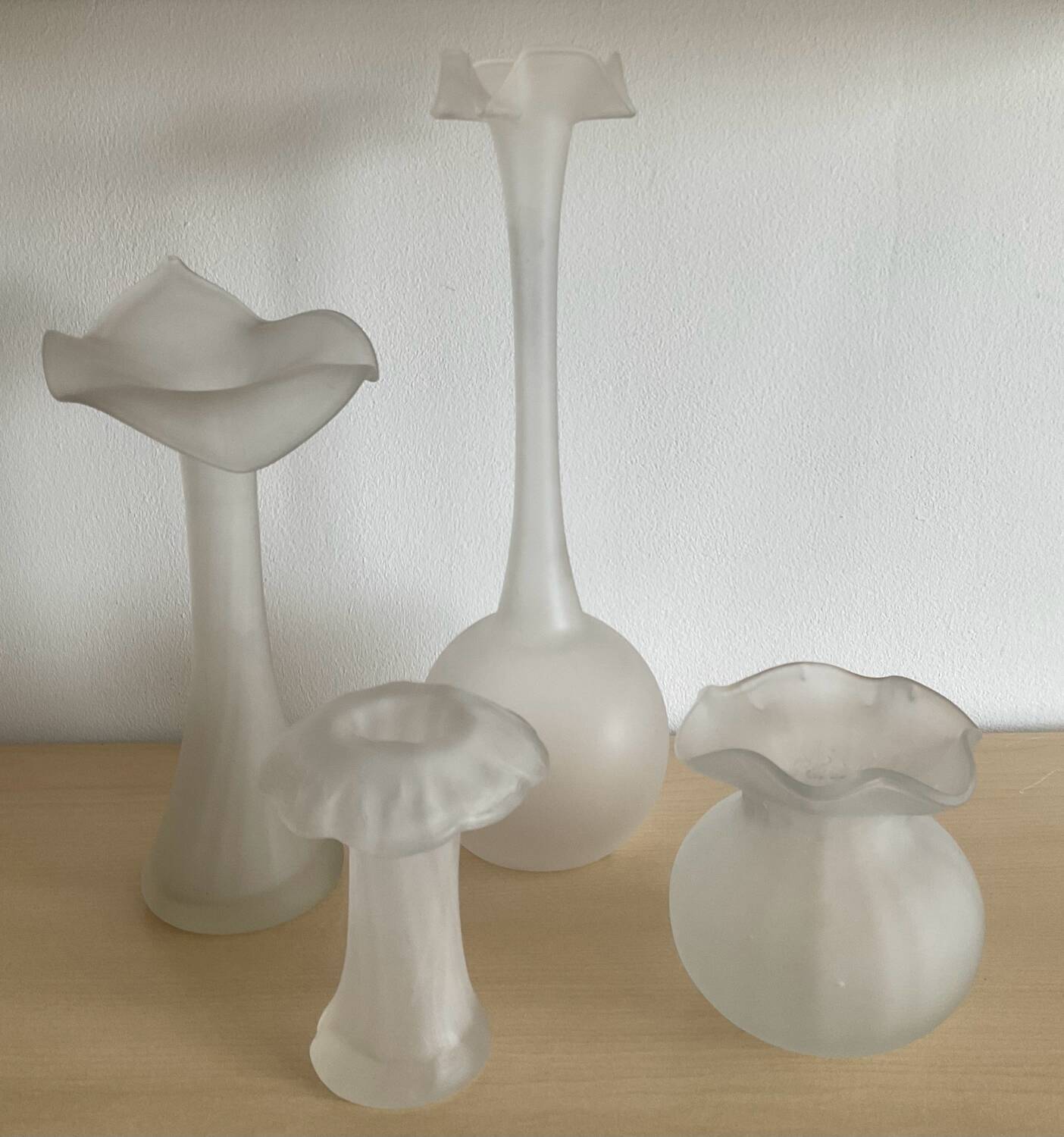 Set of 4 vintage frosted glass vases