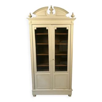 Display case with two doors lacquered cream, nineteenth