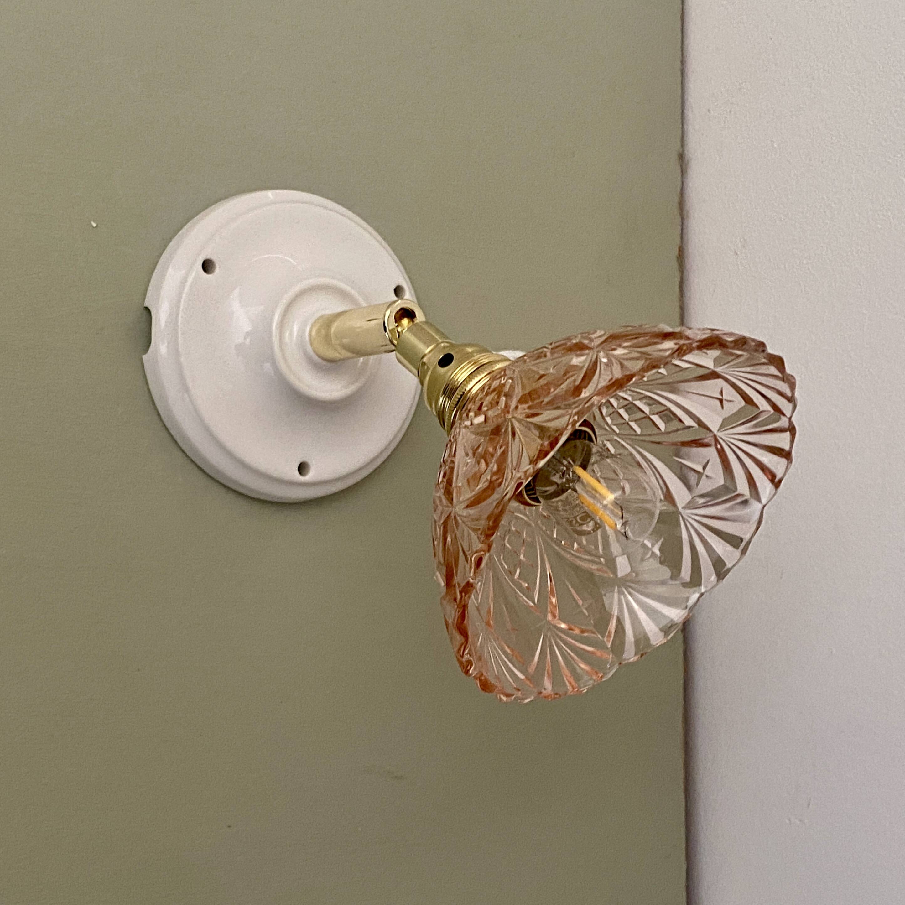Vintage lampshade wall light in pink glass - tableware collection -