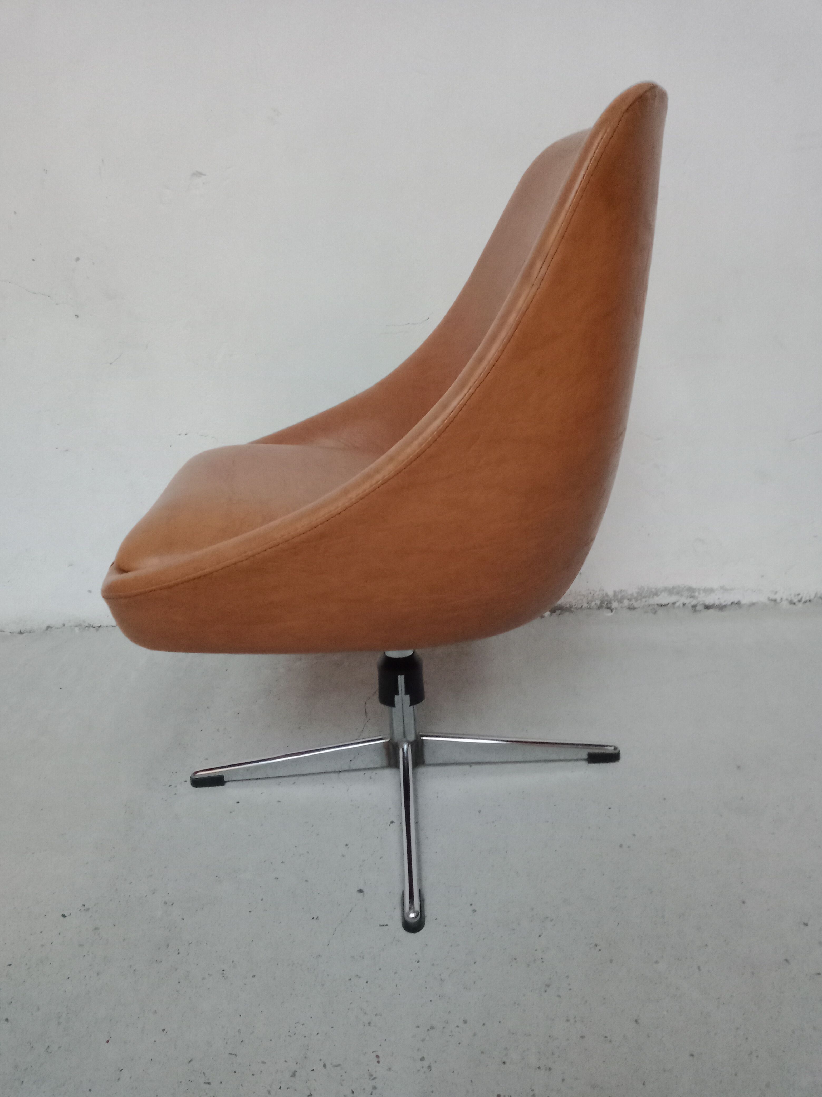 Vintage swivel armchair