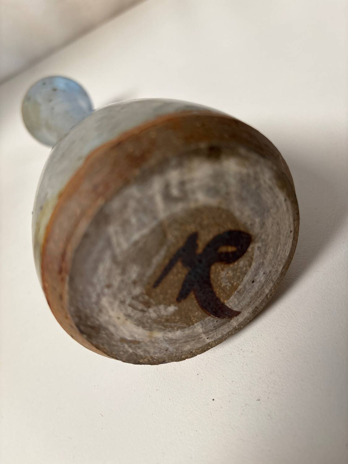 Vase en grès pyrete signé