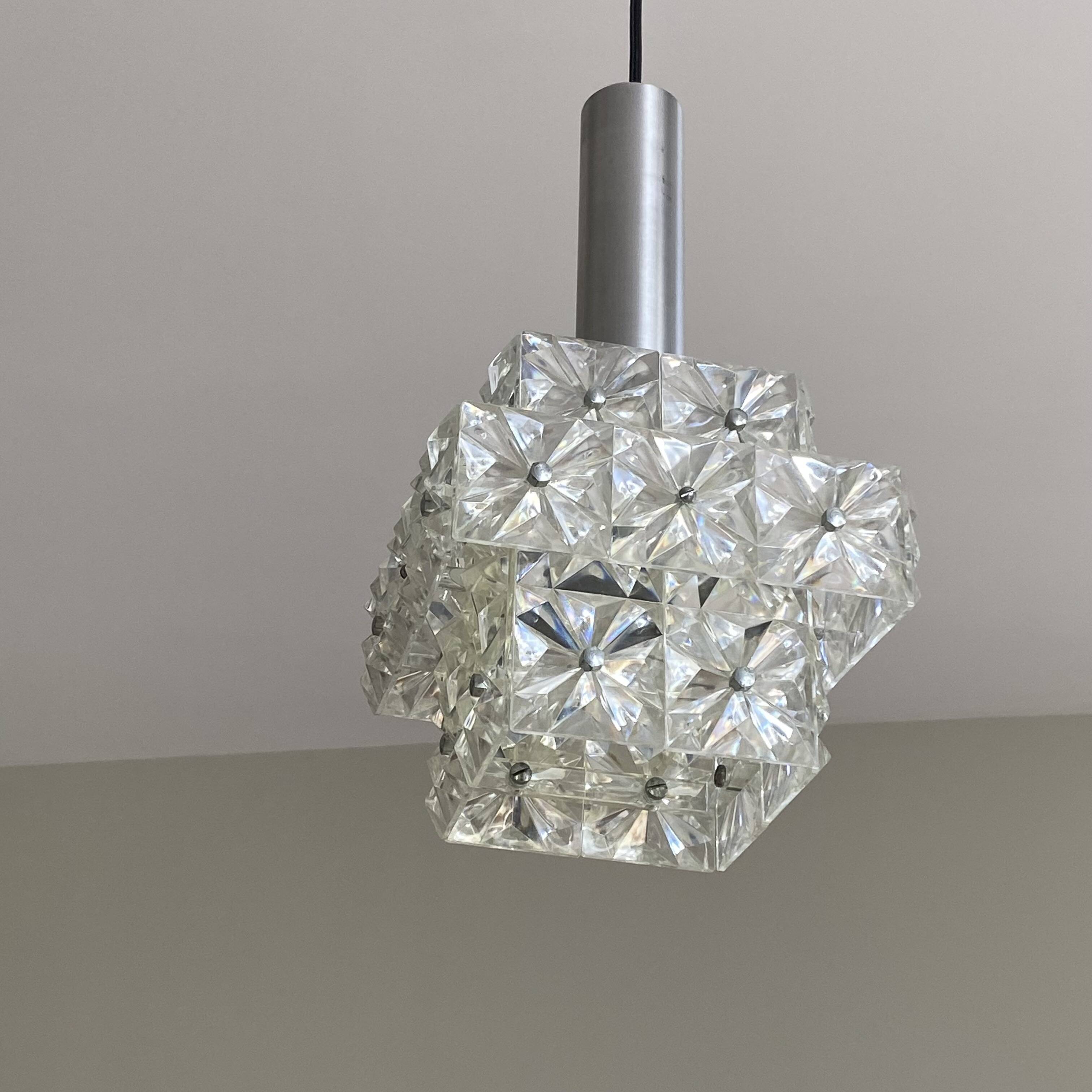 Diamond point plexiglass suspension light and aluminium