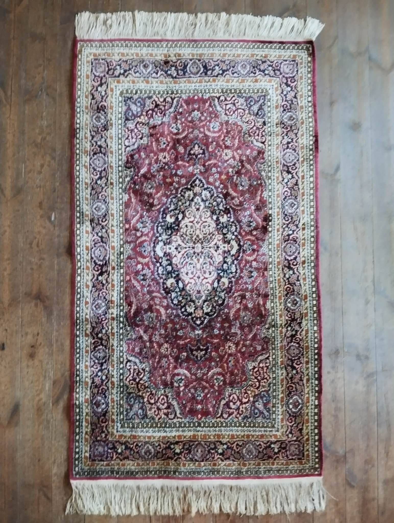 Handmade Kashmiri Silk Rug 160x90cm