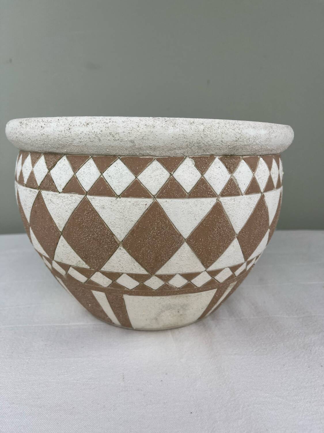 Cache pot vintage graphique