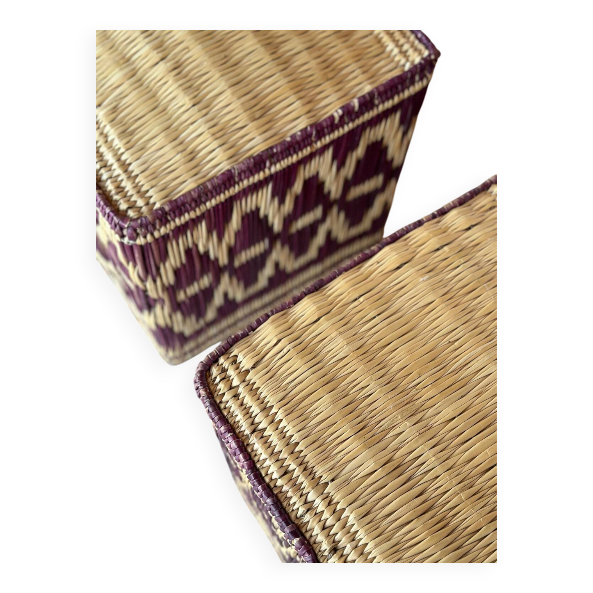 Pouf en rotin et osier bordeaux
