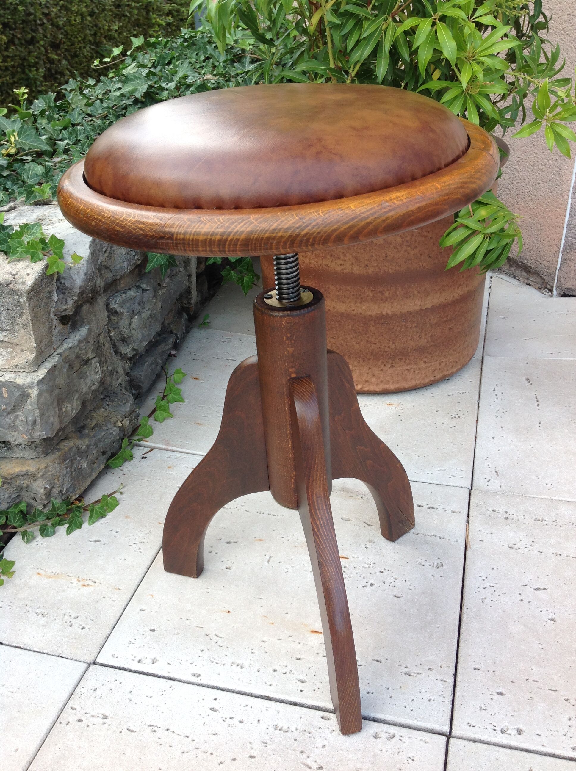 Old piano stool tripod feet / vintage 60s-70s