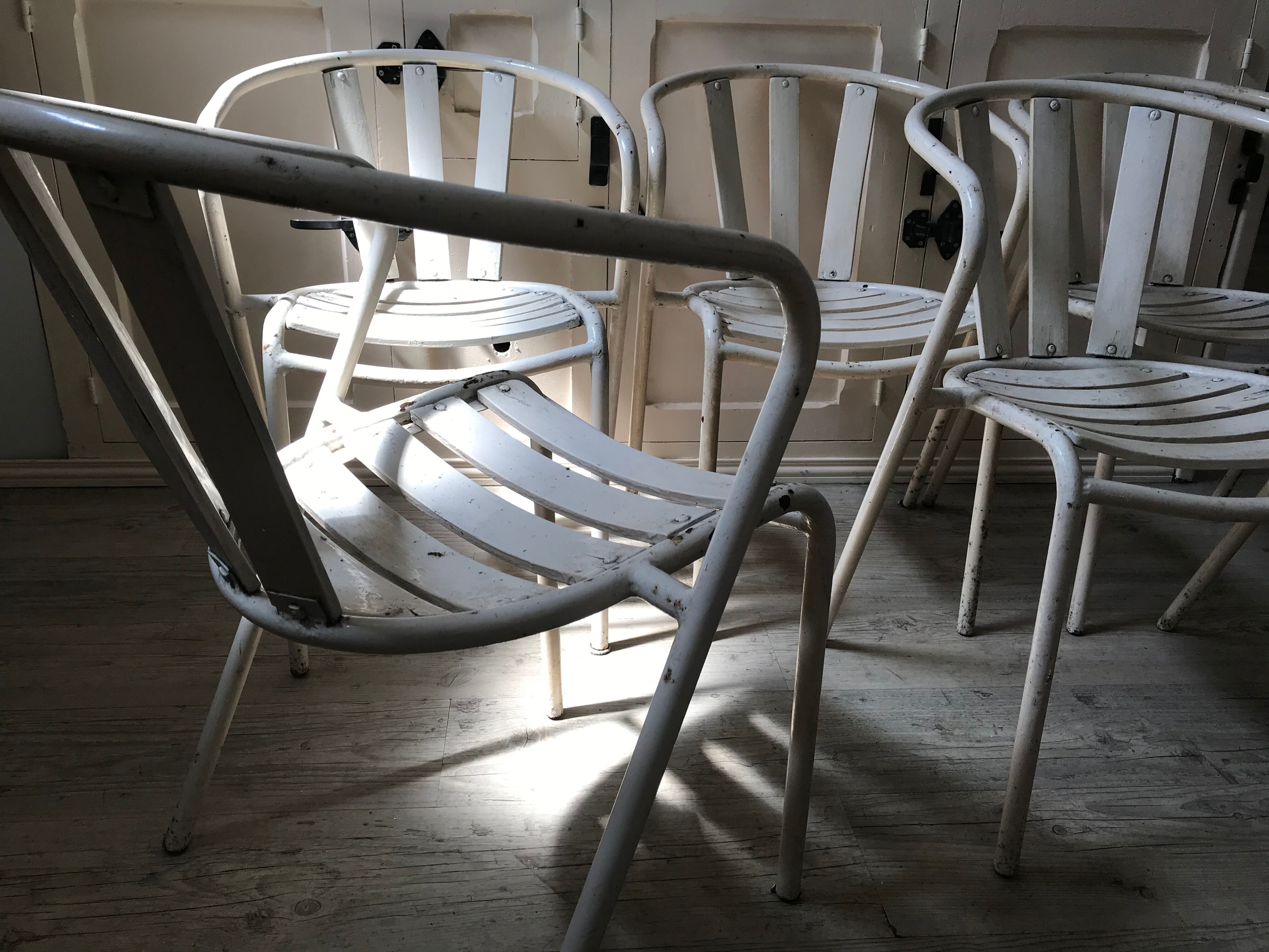 Lot of 5 vintage garden chairs