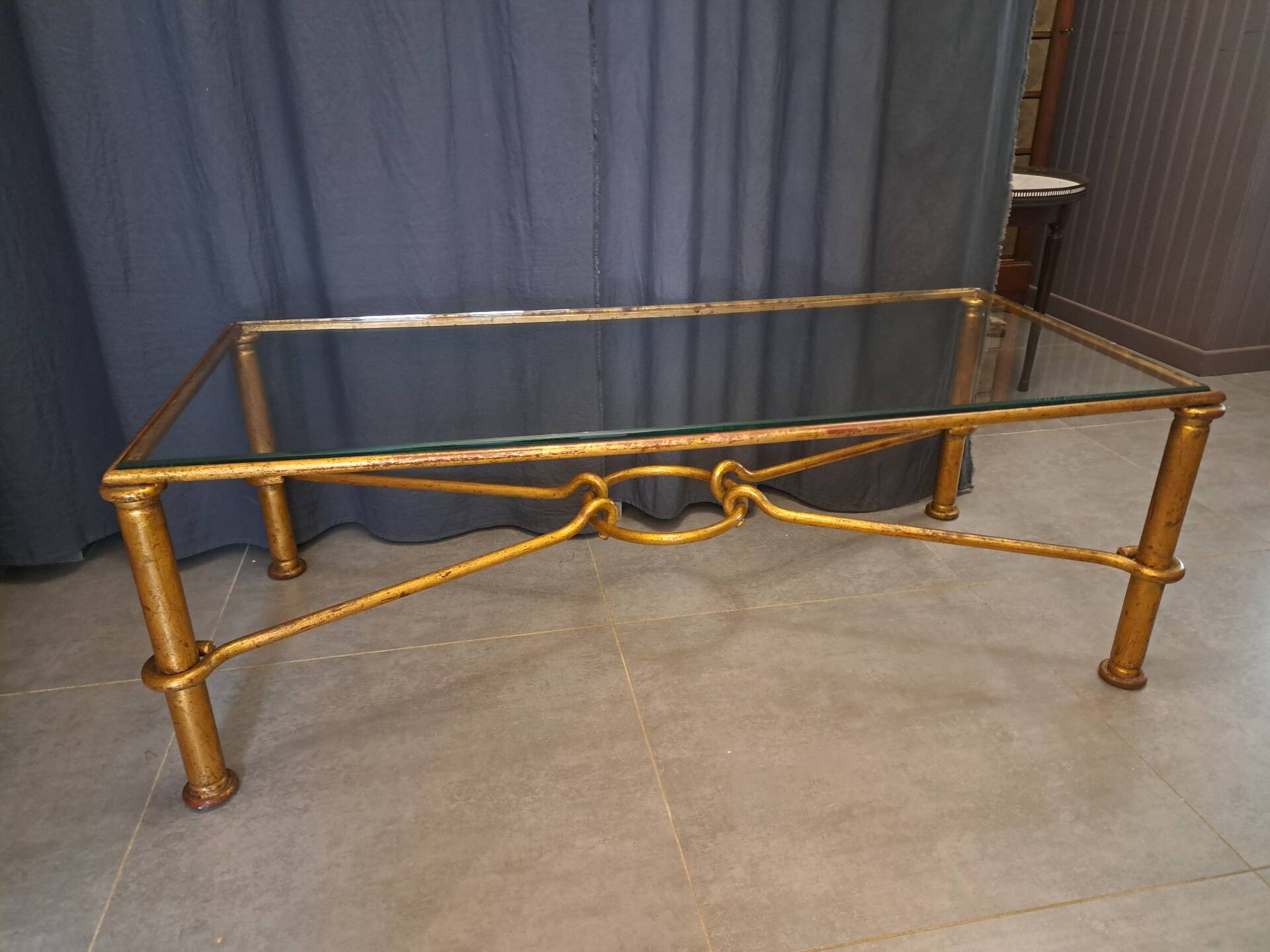 Table basse Hermes de G. Banci en métal doré