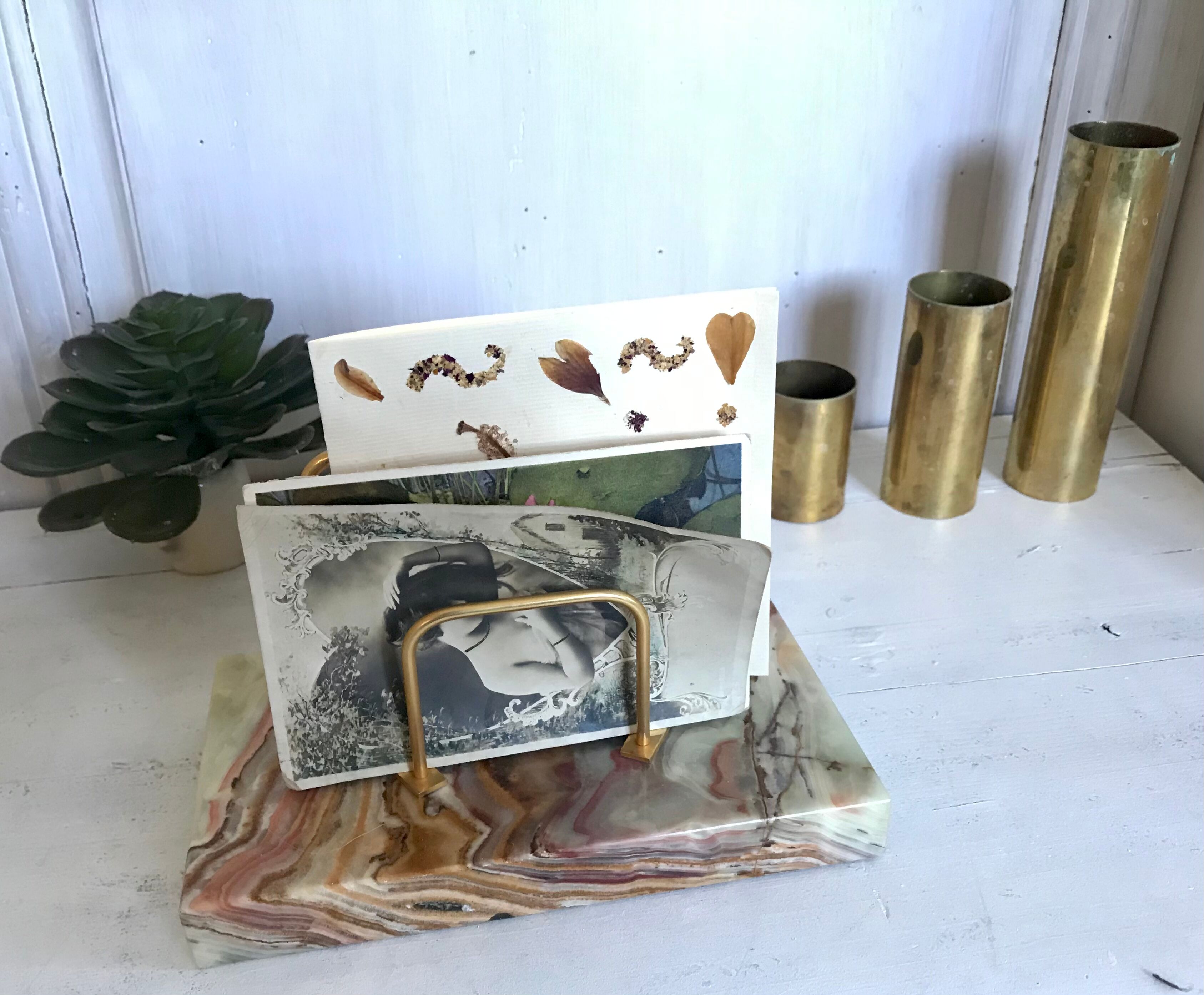 Range mail in vintage onyx