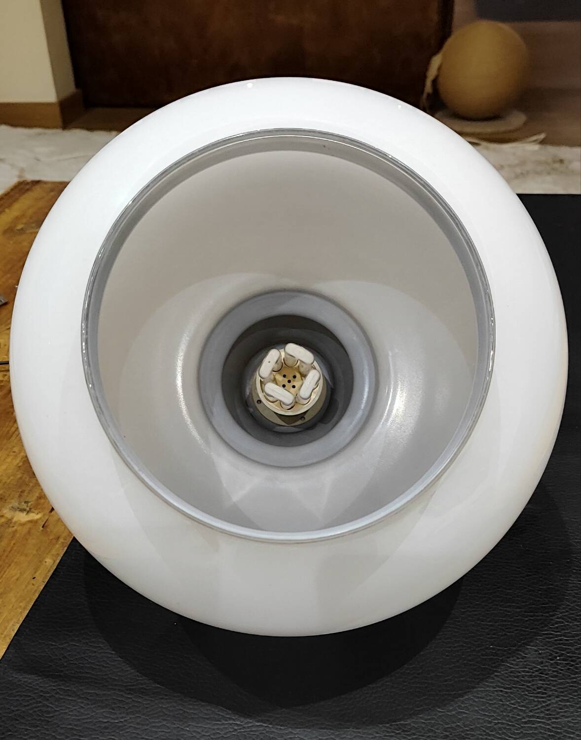 Space Age opaline suspension