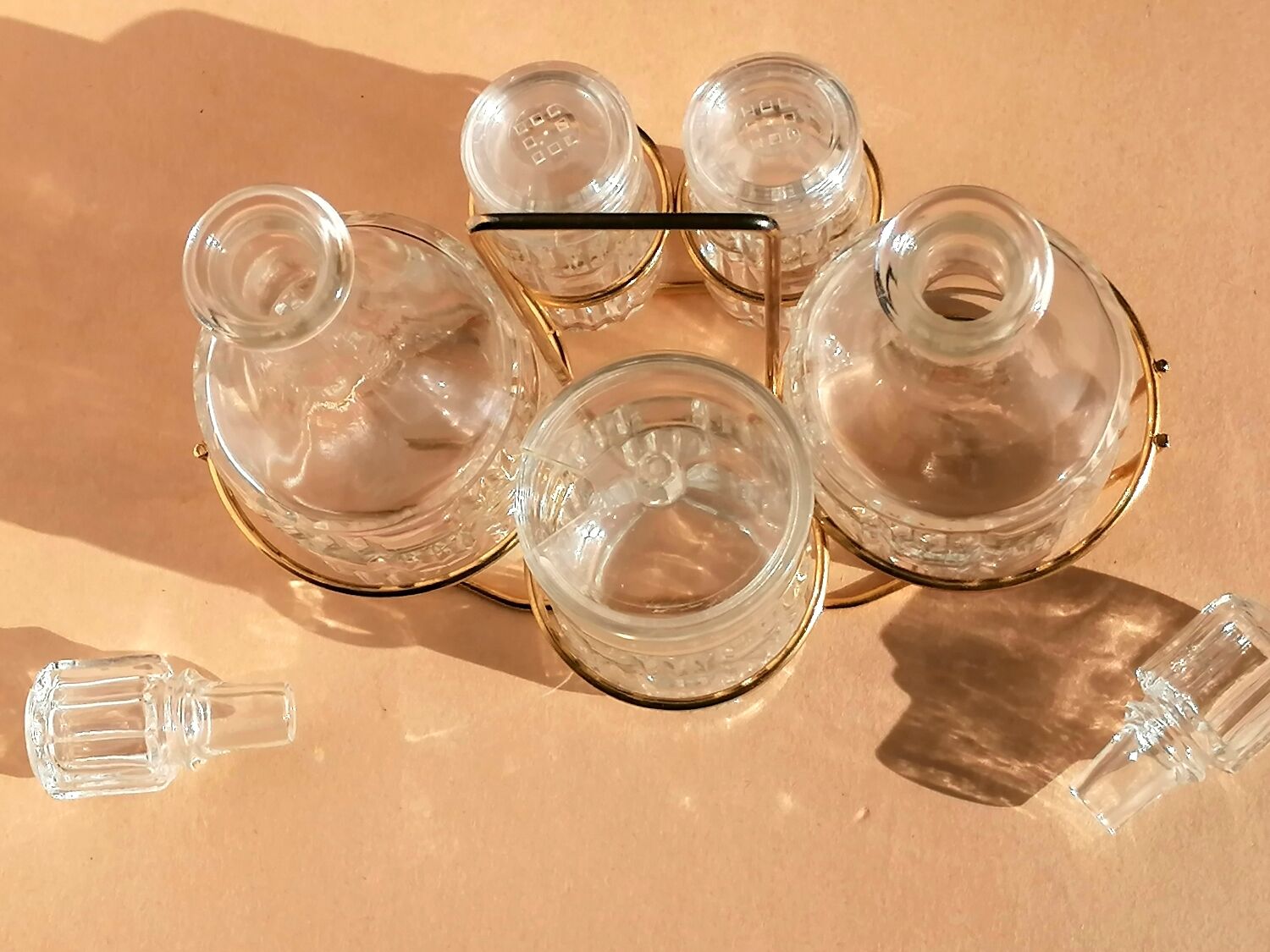 Servant salt shaker pepper golden metal