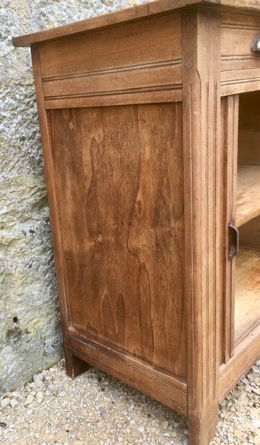 Small Parisian buffet sliding doors