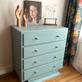 Antique chest of drawers