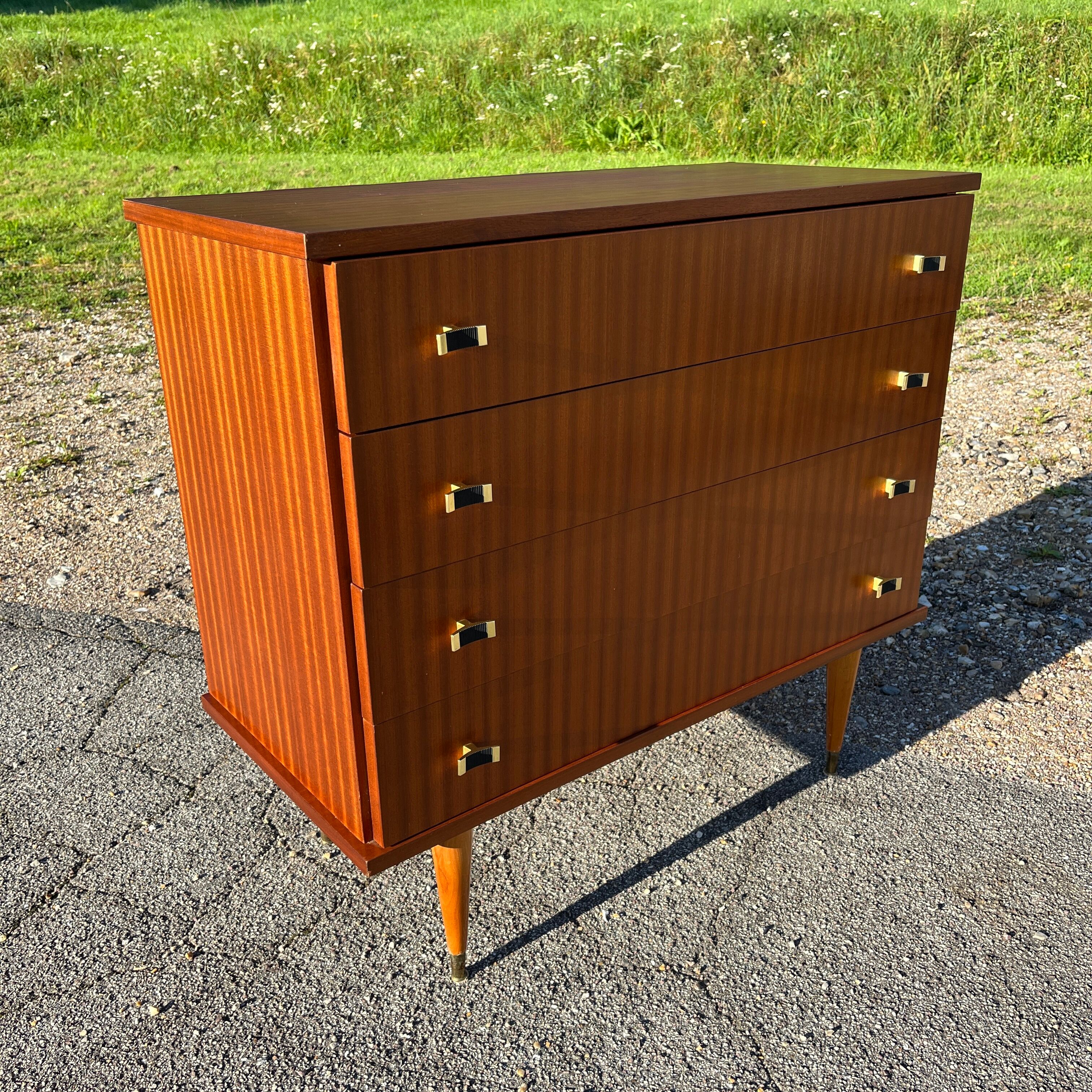 Vintage chest of drawers 4 drawers