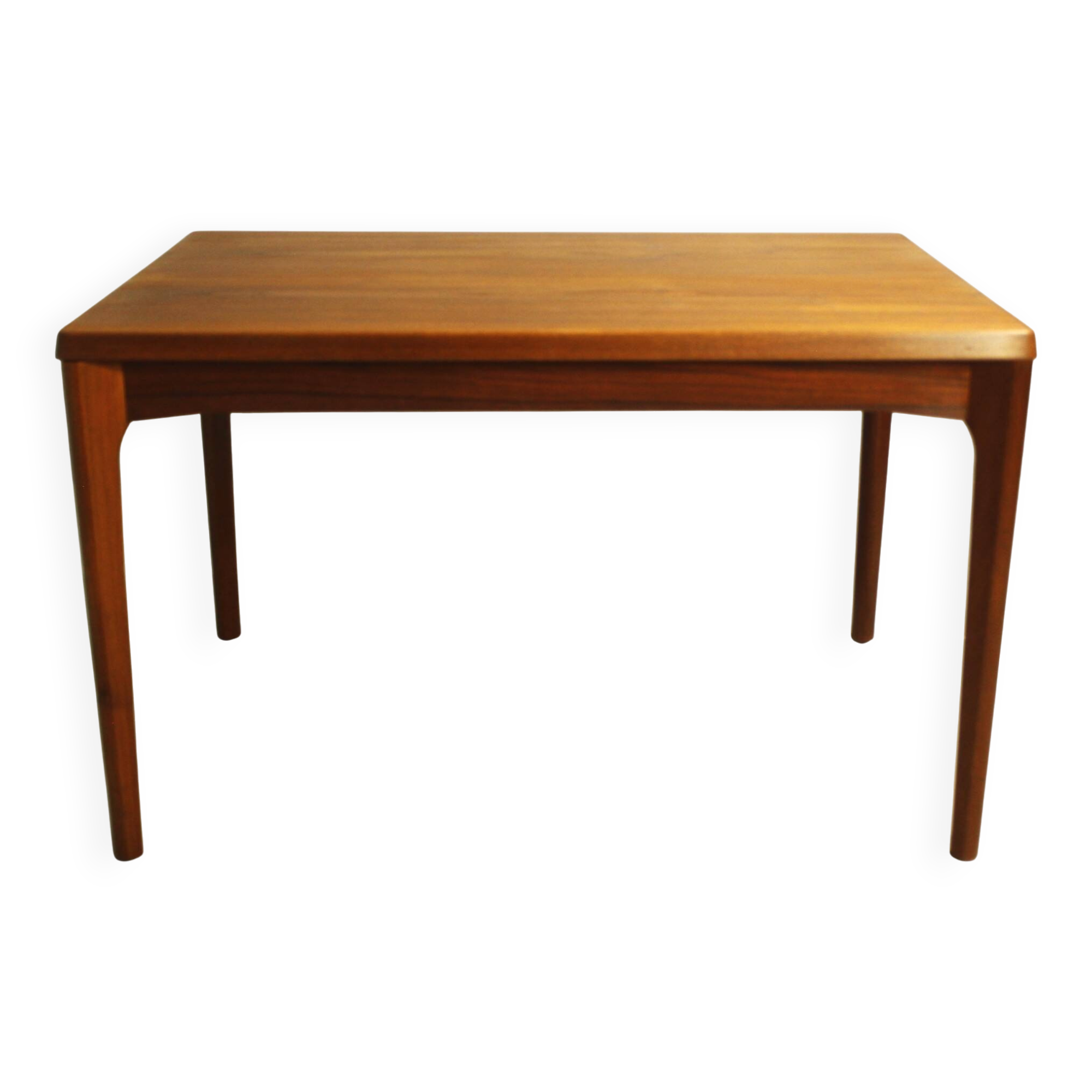 Table à manger en teck par Henning Kjaernulf, Danemark, années 1960.