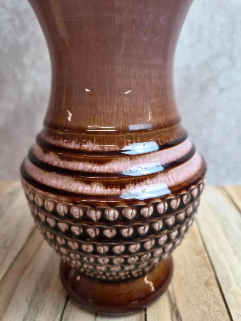 Vintage ceramic vase with textured decoration – pink and brown tones – 1960s/70s