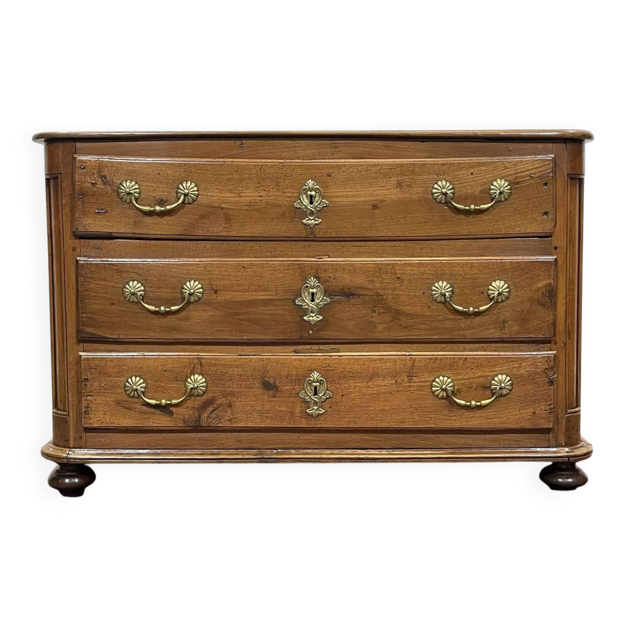 18th-century chest of drawers in walnut and fir