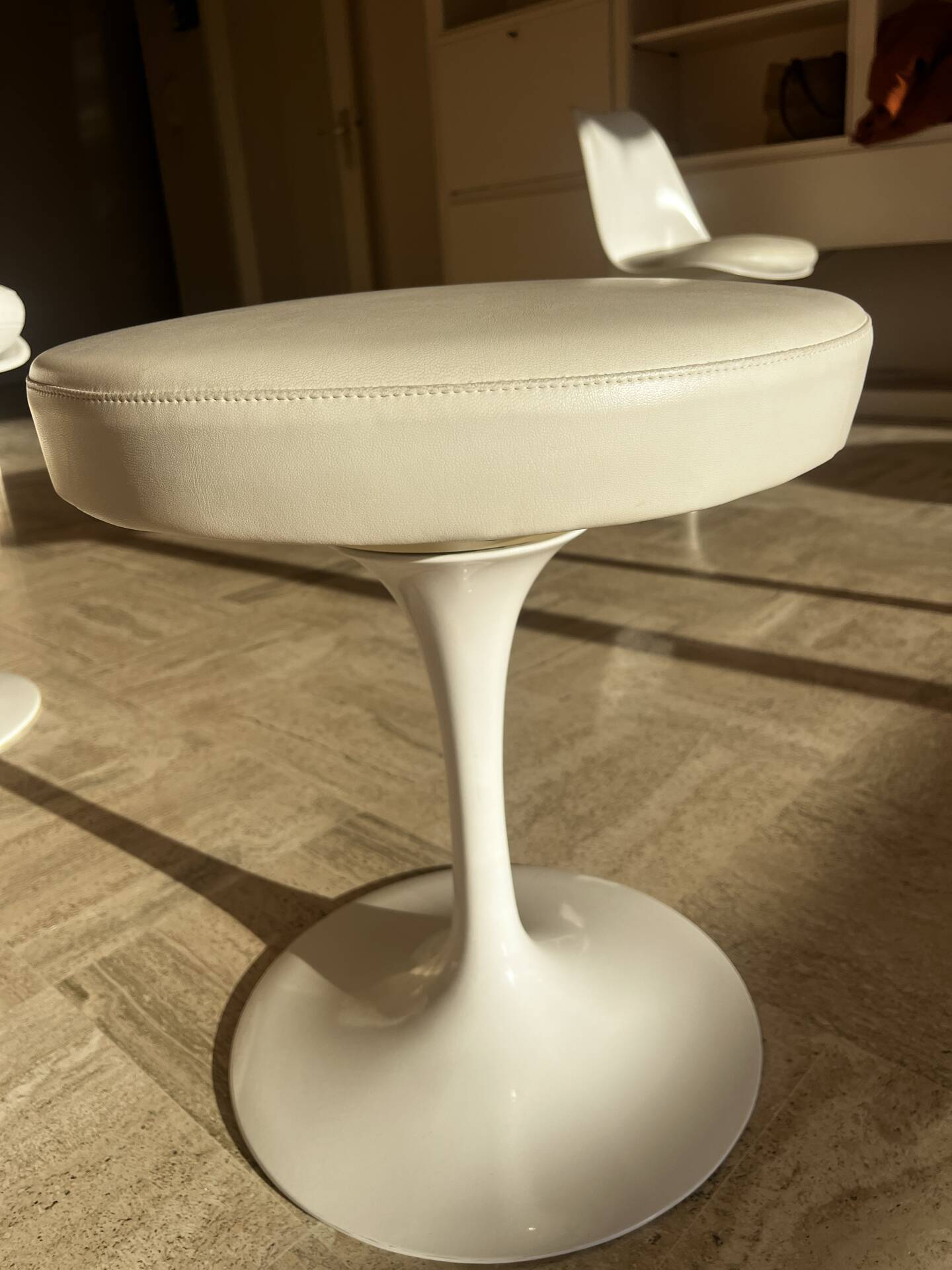 A complete marble table with tulip design for Knoll Saarinen.